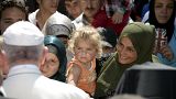 دیدار رهبر کاتولیک های جهان با پناهجویان در جزیره لسبوس یونان