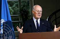 Oposição síria suspende negociações de paz em Genebra