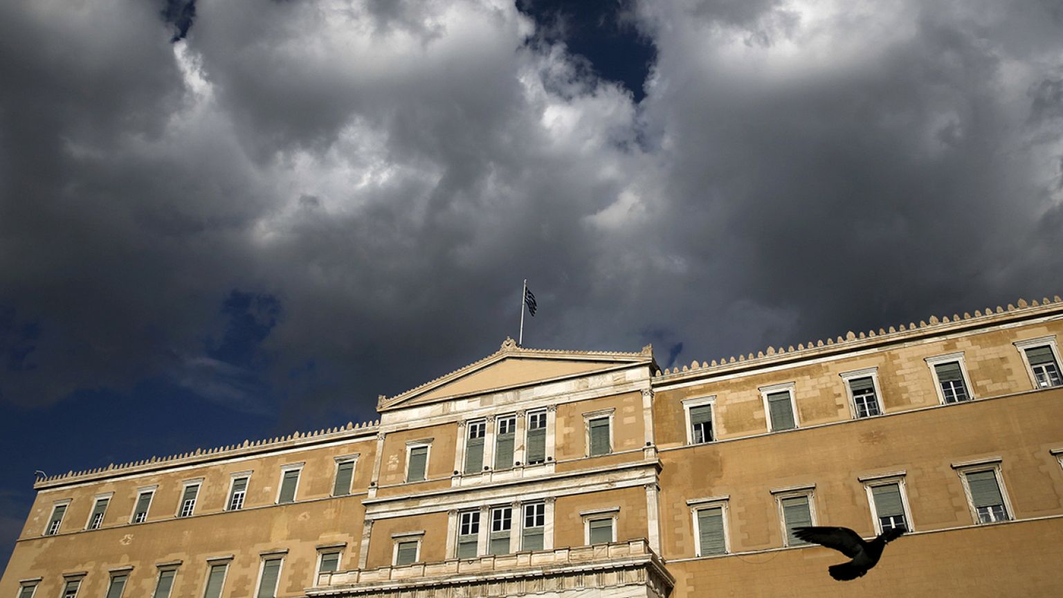 Ελλάδα: Αυτά είναι τα νομοσχέδια για ασφαλιστικό και φορολογικό - Τι αλλάζει;