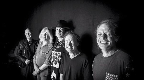 AC/DC em Portugal com Axl Rose: Falta um dia e ainda há bilhetes AC/DC em Portugal com Axl Rose: Falta um dia e ainda há bilhetes