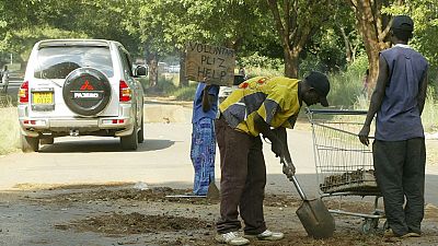 Zimbabweans lament lack of jobs 36 years after independence