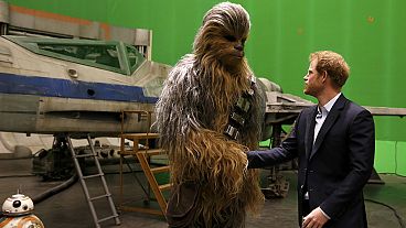 Prinz Harry trifft Chewbacca