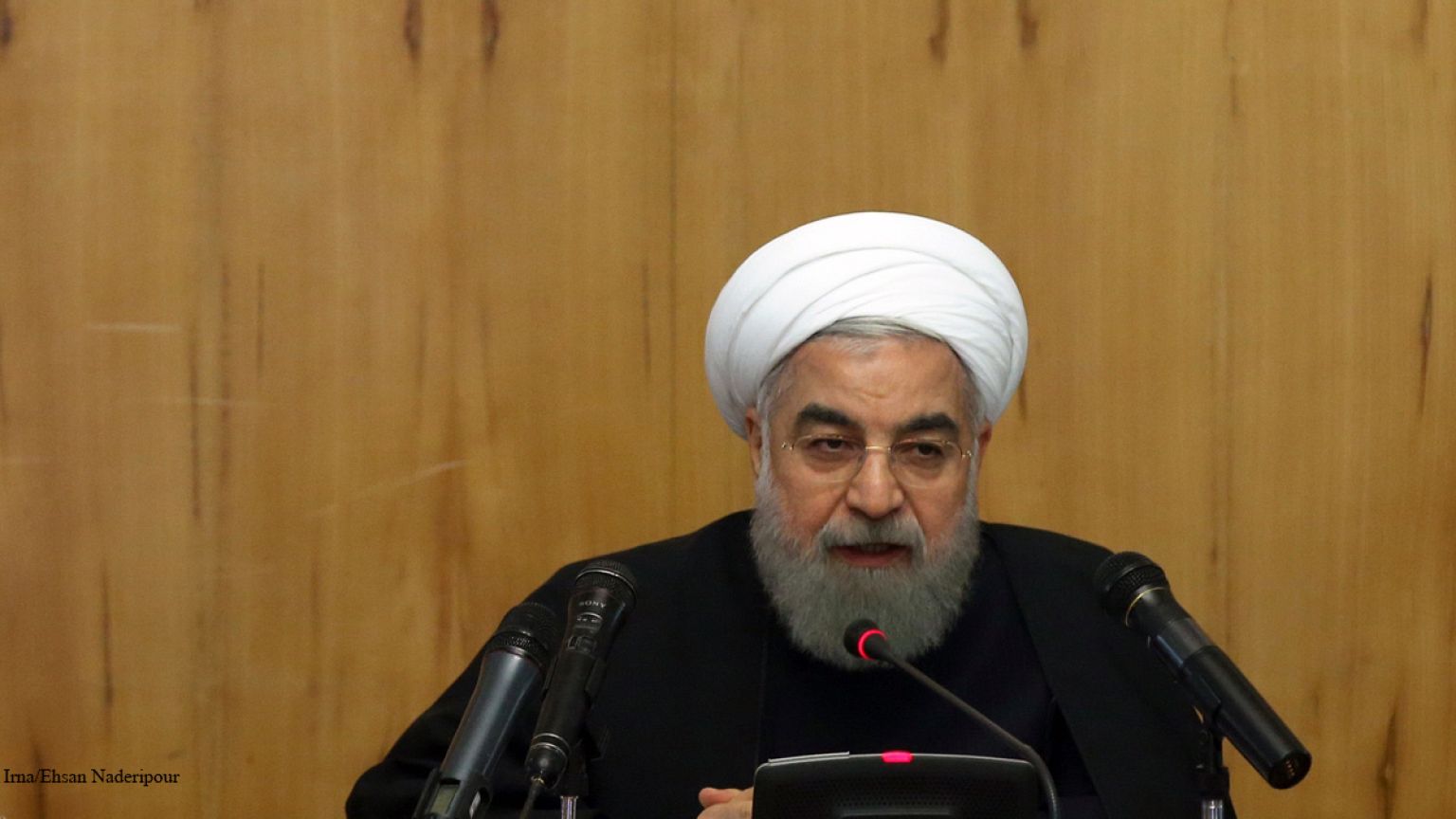حسن روحانی: کرامت انسانی مقدم بر دین است