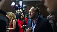 Image: Alex Jones protests Twitter and Facebook outside Senate hearing