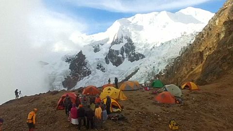 Cholitas to conquer the peaks