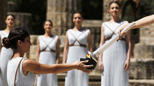 La flamme olympique allumée : elle passera par un centre de réfugiés La flamme olympique allumée : elle passera par un centre de réfugiés