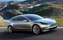 Még nem gyártják, de már sokan rendeltek Tesla Model 3-at
