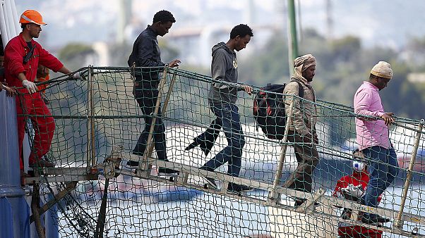 Migranti: 235 ad Augusta, 27 a Portopalo Migranti: 235 ad Augusta, 27 a Portopalo