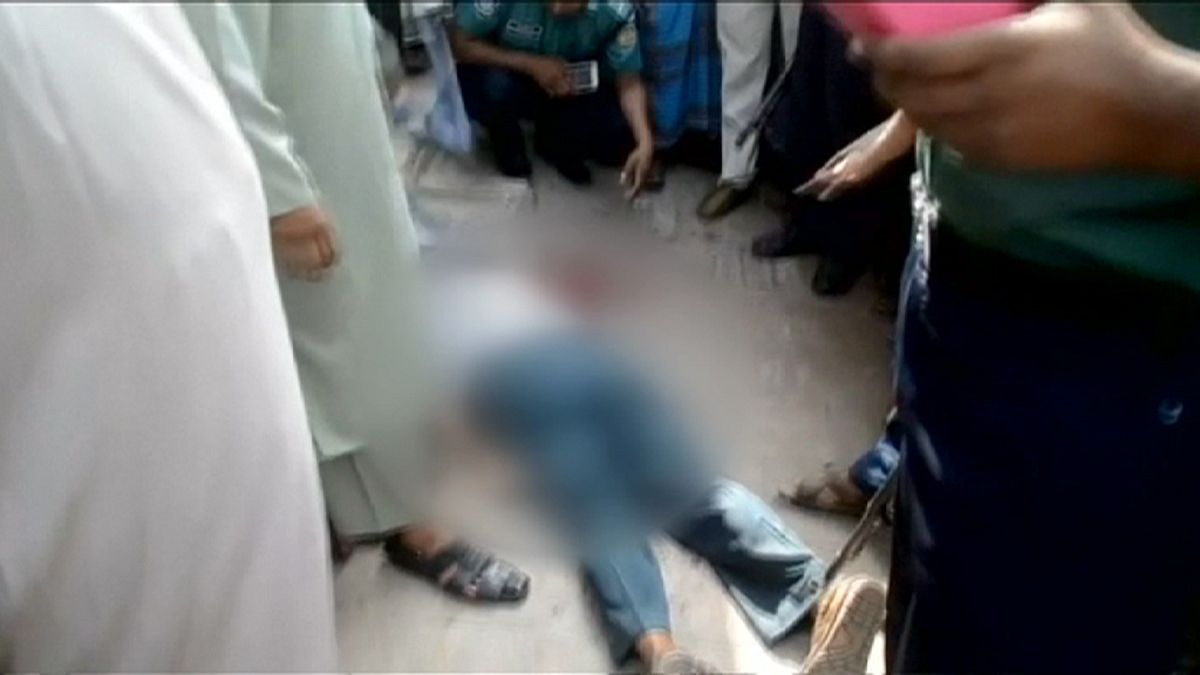 Bangladeş: "Öğretim görevlisi boğazı kesilerek öldürüldü"