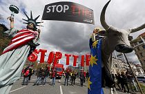 Alemães protestam contra TTIP em véspera da visita de Obama