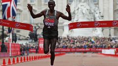 London Marathon 2016: Kipchoge takes title, narrowly misses world record