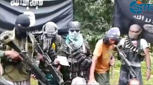 Philippinen: Islamistengruppe Abu Sayyaf tötet kanadische Geisel Philippinen: Islamistengruppe Abu Sayyaf tötet kanadische Geisel