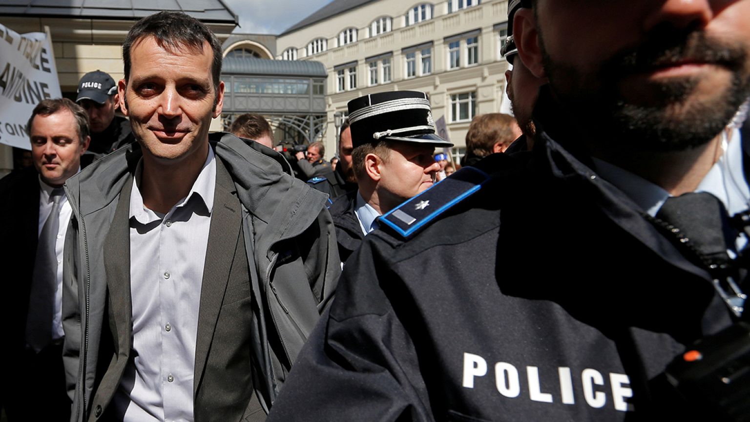 Status der Whistleblower muss gestärkt werden