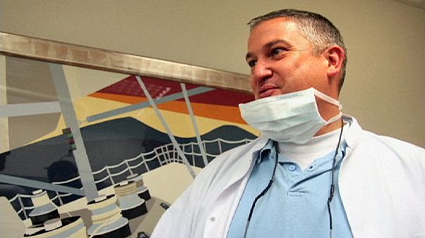 Francia condena a 8 años de cárcel al "dentista del horror" Francia condena a 8 años de cárcel al "dentista del horror"