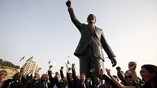 Johannesburg presents Mandela statue to Ramallah in Palestine