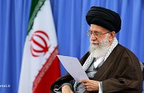 رهبر ایران: روی کاغذ می‌نویسند بانک‌ها با ایران معامله کنند اما در عمل «ایران‌هراسی» می‌کنند