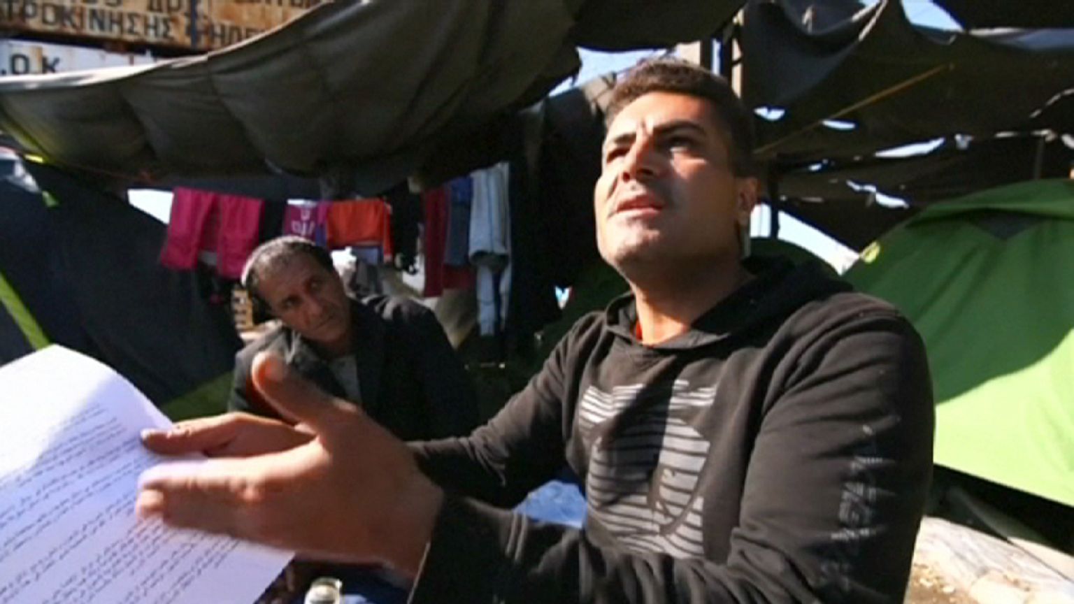 Handzettel in Idomeni: Werden Flüchtlinge die Zeltstadt freiwillig verlassen?