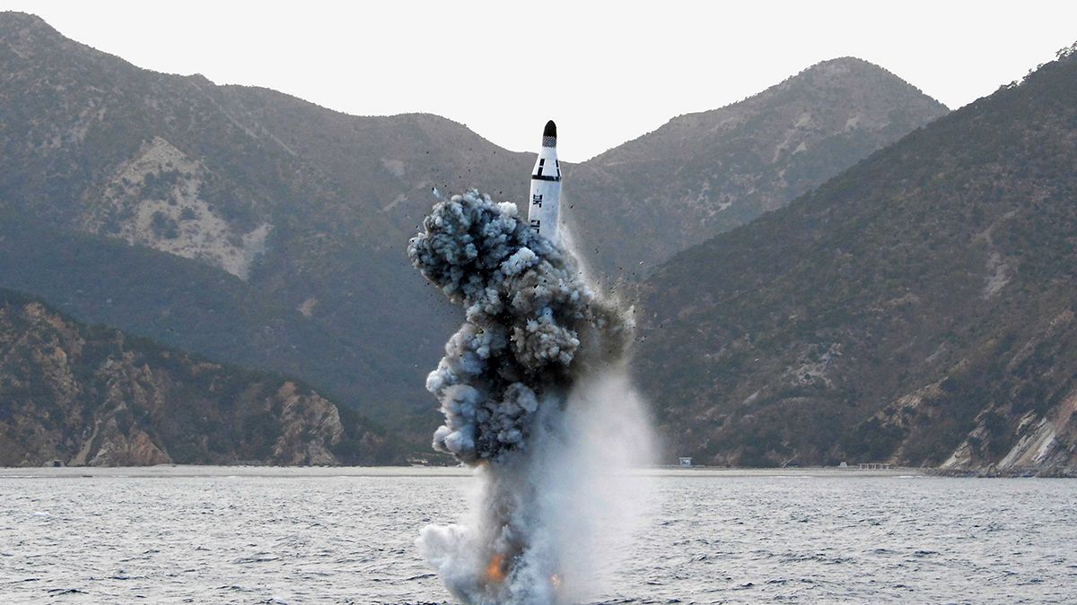 «Απέτυχε παταγωδώς» νέα πυραυλική δοκιμή της Β. Κορέας