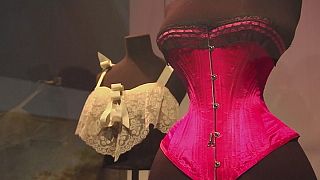 الملابس الداخلية عبر العصورفي معرض لندني