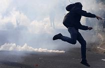 Fransa'da olaylı eylem: En az 100 gözaltı