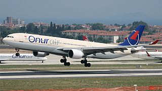Nürnberg: Türkisches Flugzeug kommt von Landebahn ab
