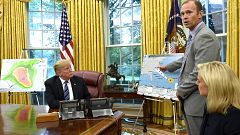 Image: Donald Trump, Brock Long, Kirstjen Nielsen