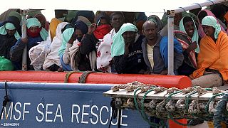 Глава МВД ФРГ прочит ЕС новый наплыв мигрантов через Ливию и Италию