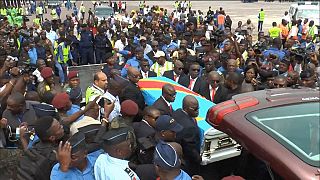 RDC : la dépouille de Papa Wemba est arrivée à Kinshasa