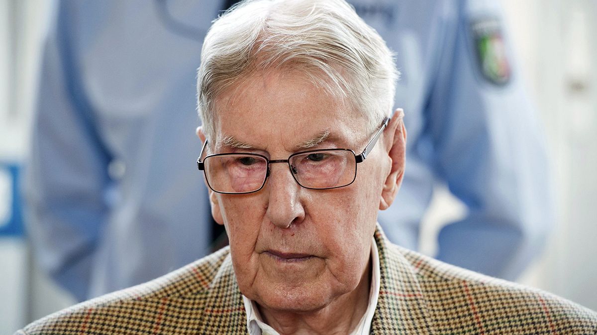 Former Auschwitz guard apologises to Holocaust victims