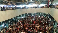 Demonstranten stürmen "Grüne Zone" und Parlament in Bagdad