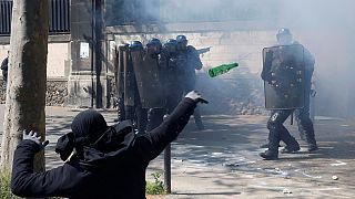 Parigi: scontri e arresti al corteo del Primo maggio