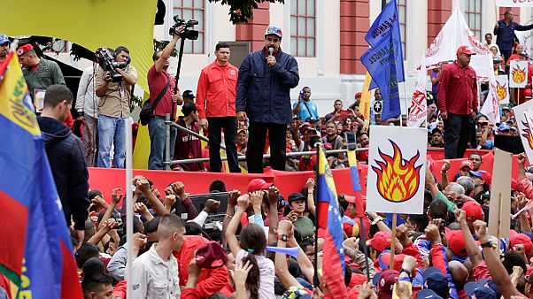 Venezuela opposition collects signatures in bid to oust President Maduro Venezuela opposition collects signatures in bid to oust President Maduro