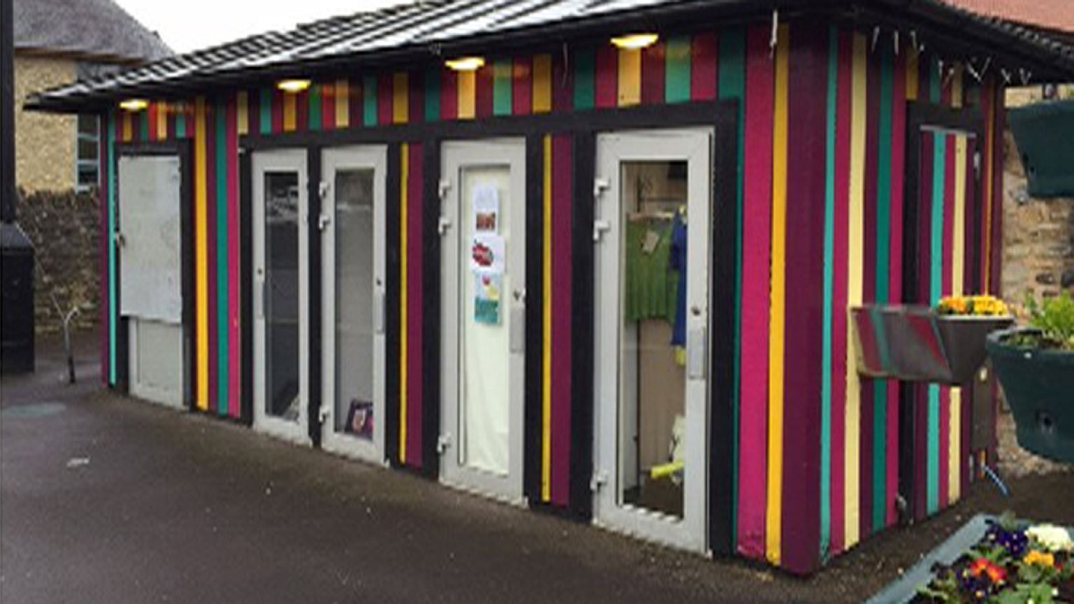 Kuka helyett a rászorulóknak: közösségi hűtő a fölös élelemnek