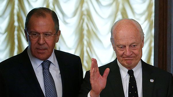 De Mistura et Lavrov esperan anunciar un alto el fuego en Alepo en "las próximas horas" De Mistura et Lavrov esperan anunciar un alto el fuego en Alepo en "las próximas horas"