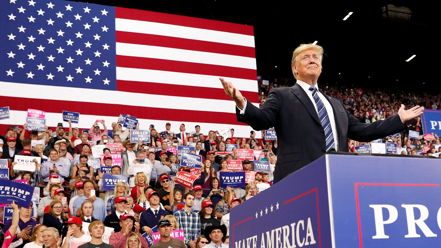 Image: Trump holds a rally in Montana
