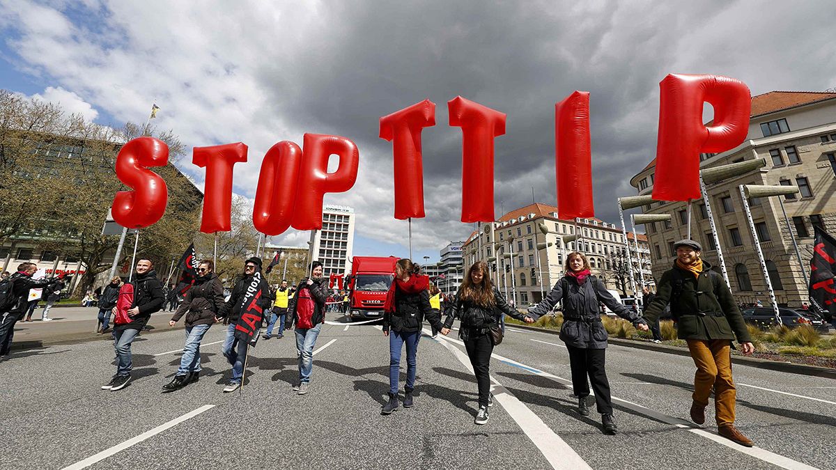 Hollande menace d'arrêter les négociations sur le TTIP