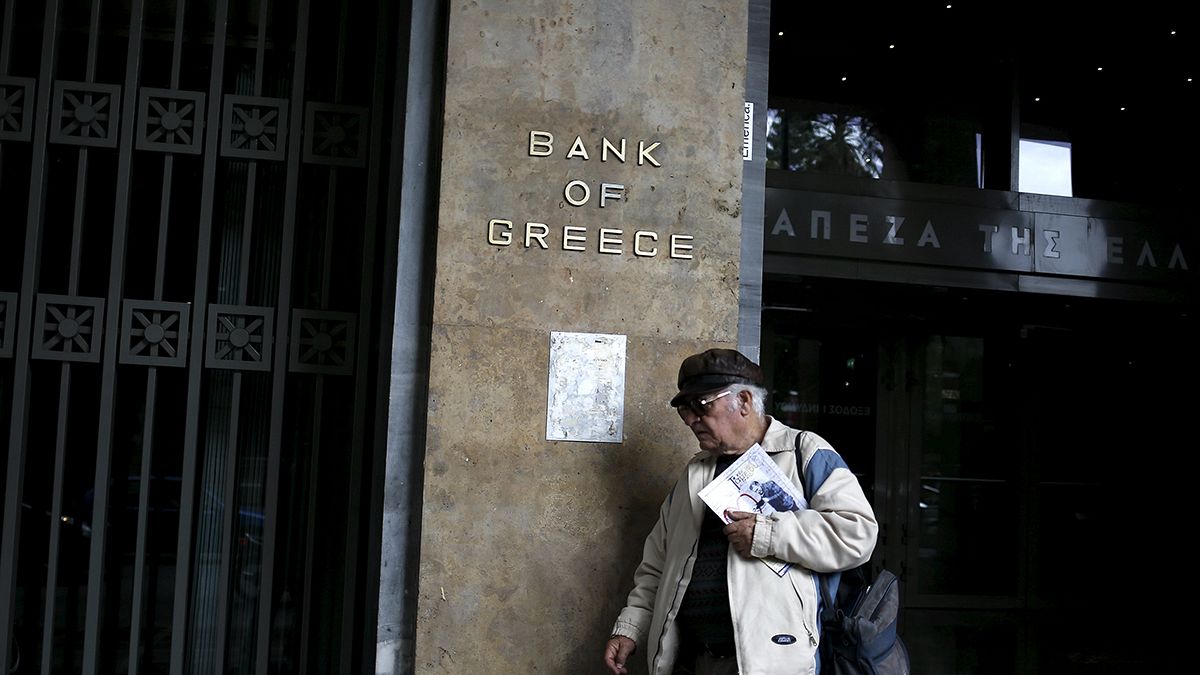 Handelsblatt: Τα δάνεια έσωσαν τις τράπεζες, όχι τους Έλληνες