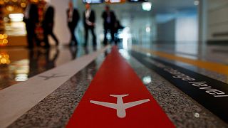المفوضية الأوروبية تمنح تأييدا مشروطا لاعفاء الأتراك من تأشيرة الدخول إلى شنغن