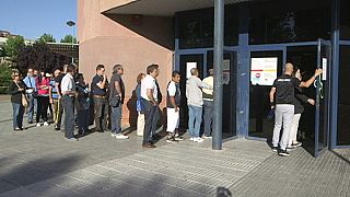 Services and construction jobs reduce Spanish unemployment total for April