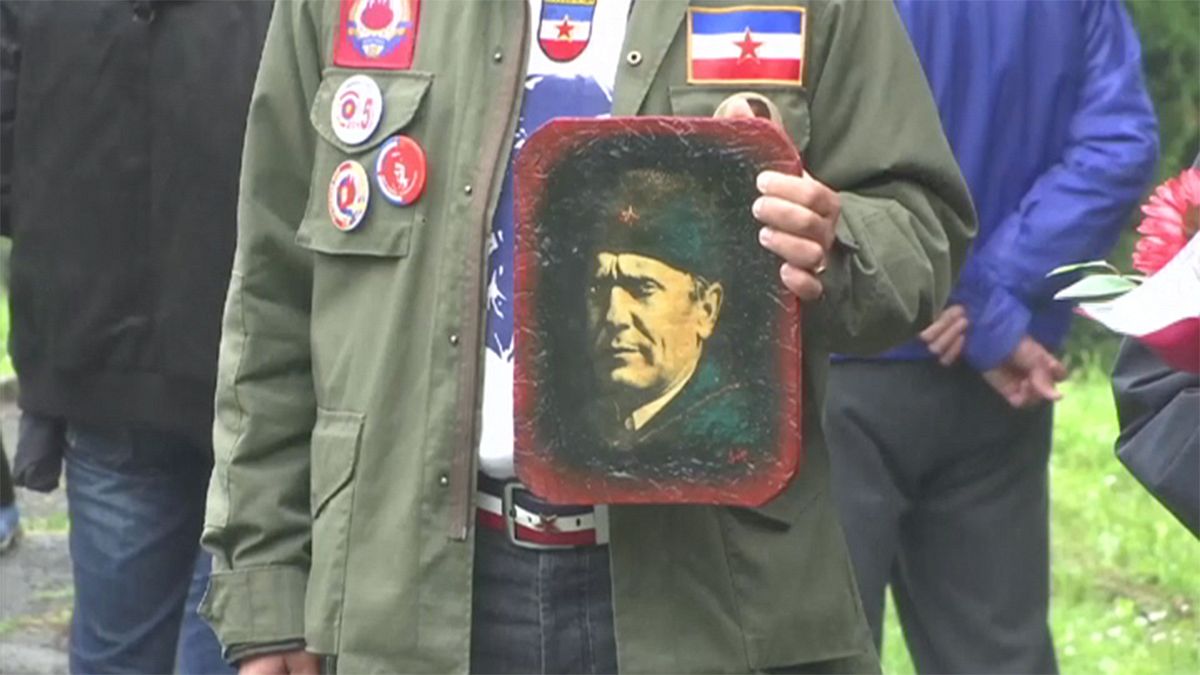 ادای احترام به رهبر کمونیست یوگسلاوی سابق در سالگرد درگذشت او