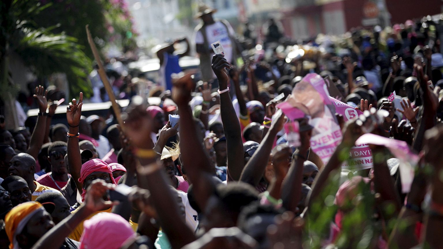 Haïti : une commission, des manifestations et toujours pas de président