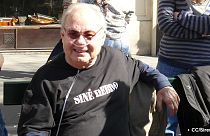 France : le dessinateur Siné enterré comme il a vécu, "en fanfare" !