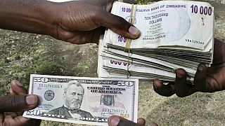 Zimbabwe limits bank withdrawals amid 'cash squeeze'