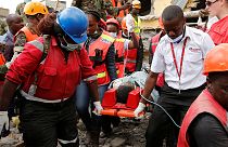 انتشال امرأة من تحت أنقاض مبنى انهار قبل 6 أيام في نيروبي