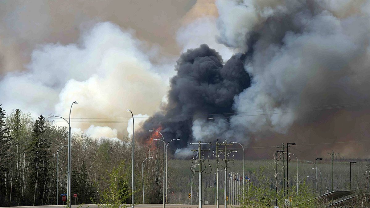Canada : les flammes ravagent la ville de Fort McMurray