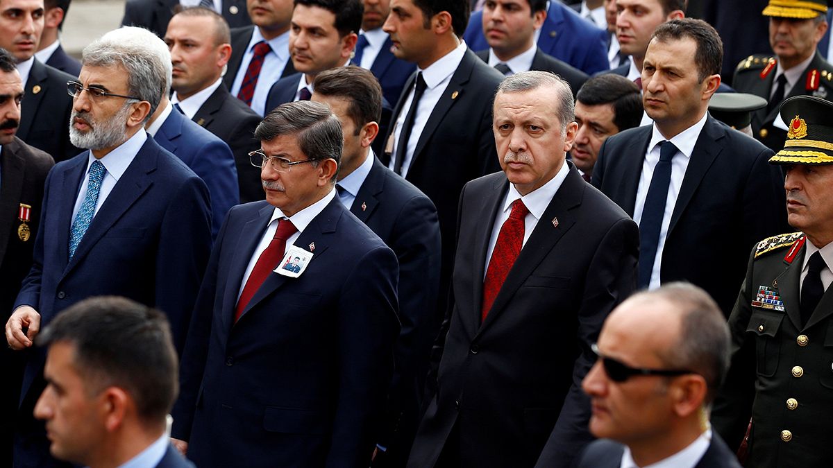 Τι αλλάζει στην Τουρκία με την αποχώρηση Νταβούτογλου