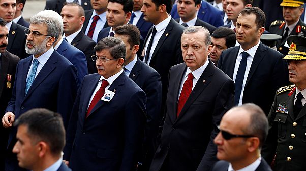 Davutoğlu'dan sonra AK Parti ve Türkiye'yi neler bekliyor? Davutoğlu'dan sonra AK Parti ve Türkiye'yi neler bekliyor?