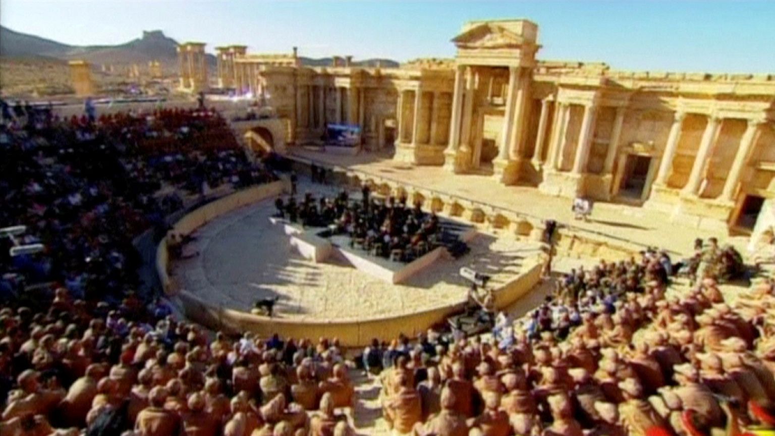 الاوركسترا الروسية تنظم حفلا موسيقيا في مسرح مدينة تدمر الأثرية