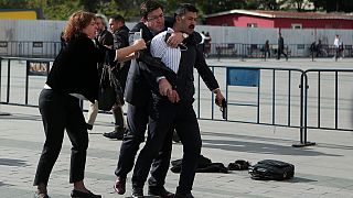 Turkey: journalist heading to state secrets trial shot at moments before verdict