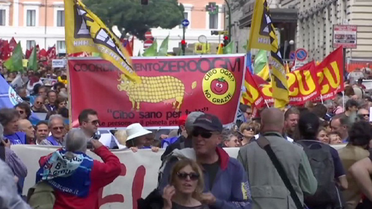 تظاهرات در رم بر ضد توافقنامه تفتا